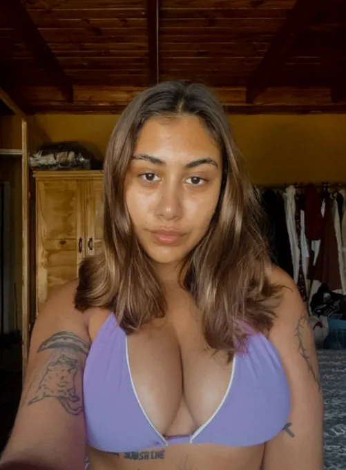 Thumbnail Flaunting My Cleavage: A Sultry Invitation by flora_OFxo