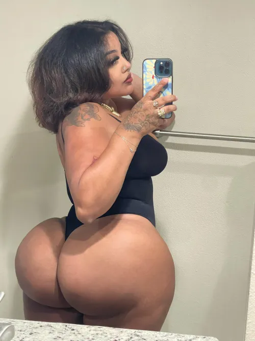 Thumbnail Exploring the World of a Huge Girl by allfakelover | BoltedOnBooty