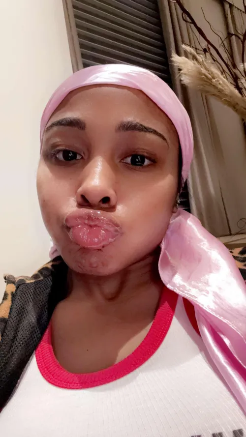 Thumbnail Seductive Lips: A Sensual Dive into HipHopGoneWild by ilovebitches123