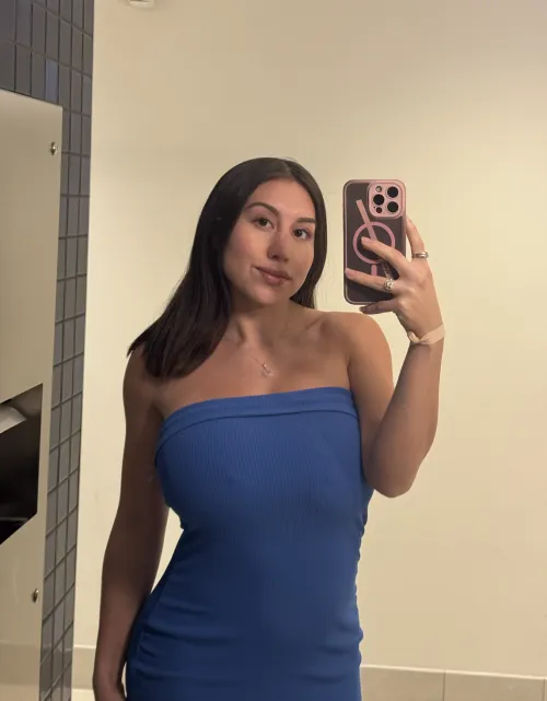 Thumbnail Curvy Brunette Girls: A Flood on Your Feed by tessa-romina