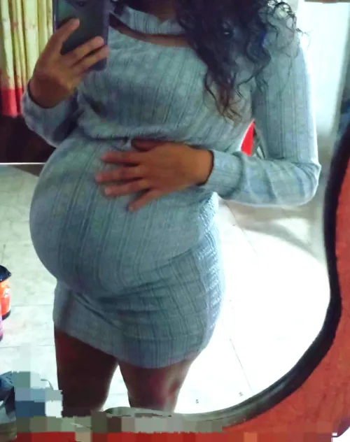 Thumbnail Tight Dress Reveal: akmv1312's 8-Month Pregnancy Elegance