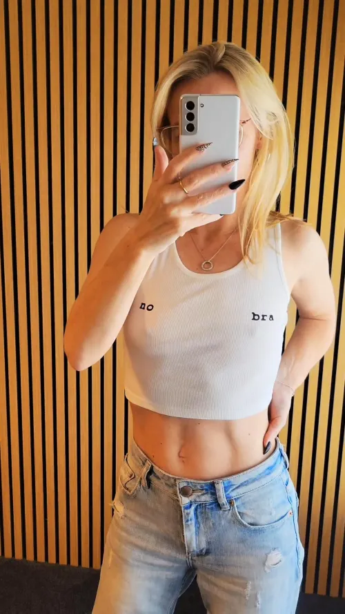 Thumbnail UVAus Celebrates the Vibe: 'Over 40 and Fabulous' | Croptopgirls