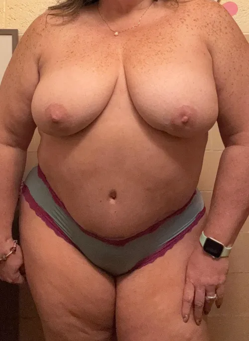 Thumbnail midwestaveragedad Presents More TLT Pleasure in BigBoobsGonewild Realm