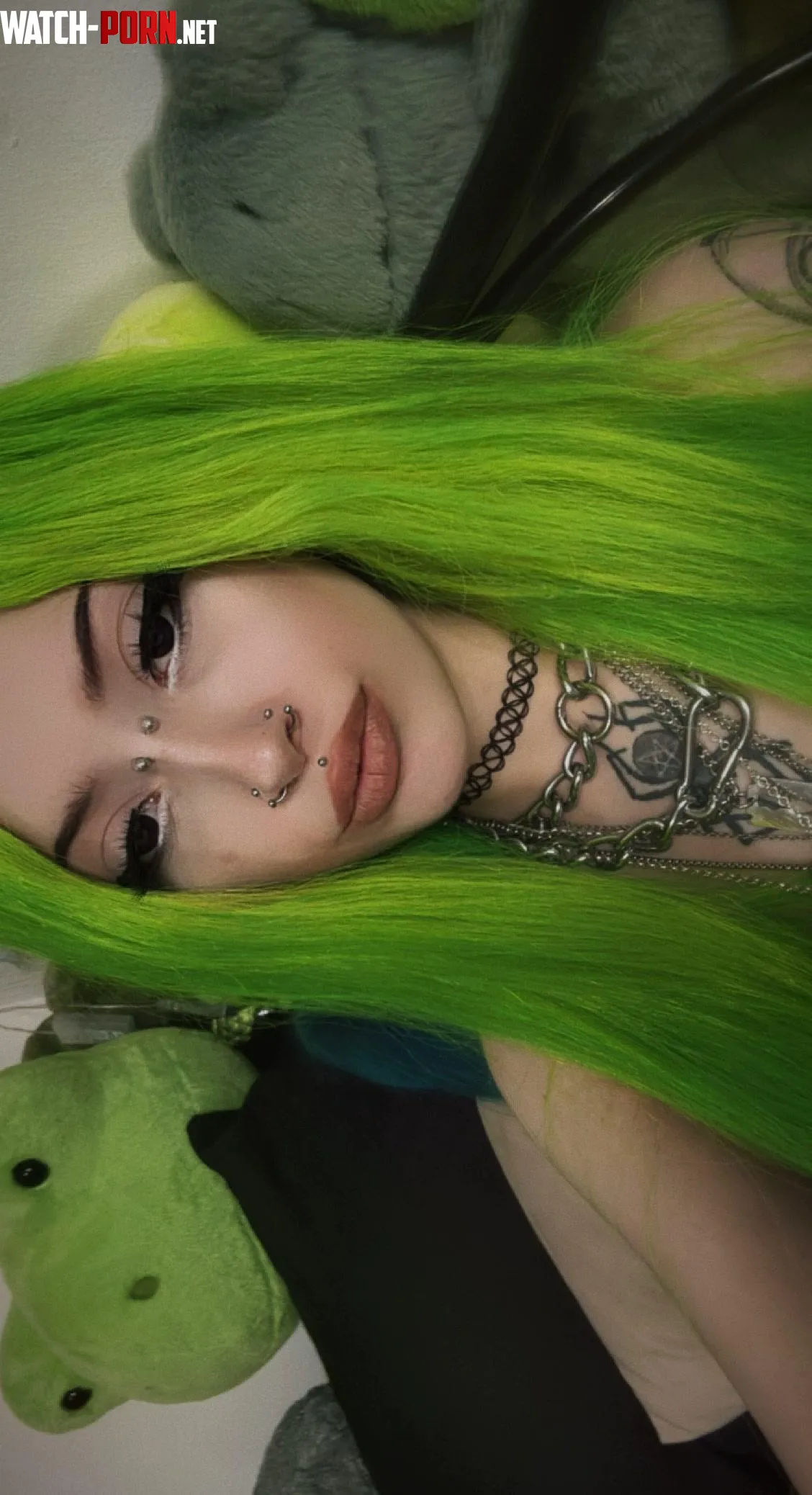 I need someone to show me the way by LivingDeadGothh