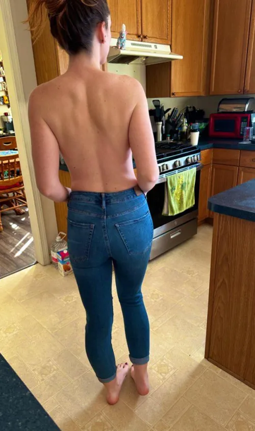 Thumbnail Showing Off Back in Denims: Cay_Bakes' Style