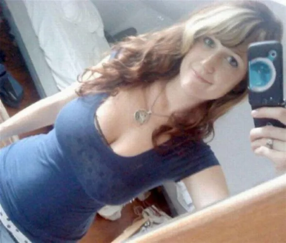 Thumbnail Princess_Shannon's Quest: Anyone Know Who She Is in SauceforNSFWads?