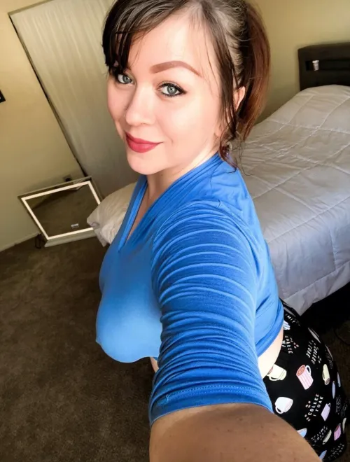 Thumbnail Sensual Encounter: Handling a 44-Year-Old GILF | gilf