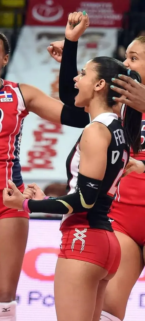 Thumbnail Winifer Maria Fernandez Lopez Feature in VolleyballGirls: Author juliekaghulam