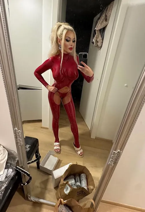 Thumbnail Shining Bright in Red with Separate-Mulberry-95 | ShinyPorn
