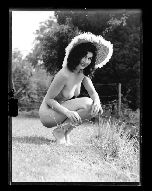Thumbnail Remember Lee Sothern’s Iconic 1960s Style: VintageSmut