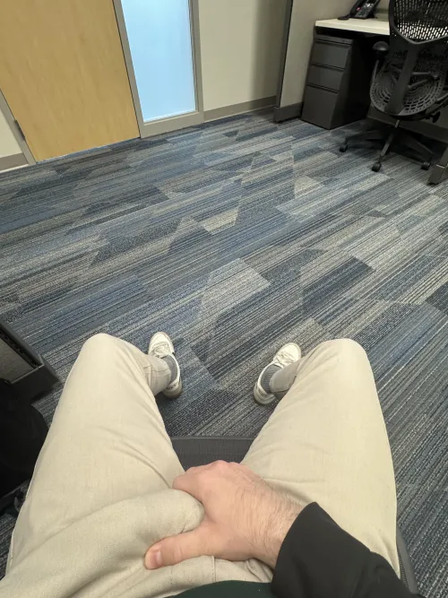 Thumbnail 22 Bi Coworkers On Break: A Bulge Encounter