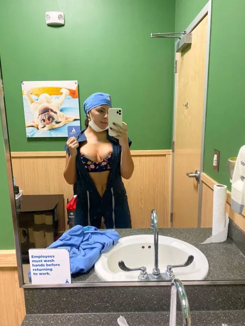 Thumbnail Desk Nudes: BeckySugarLips Mirror Selfie Secrets