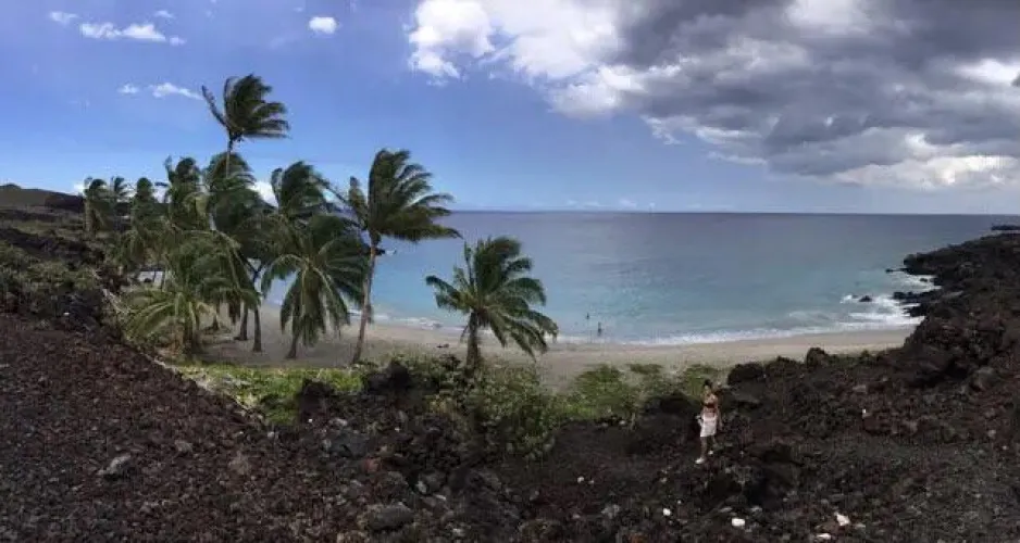 Thumbnail Kau: A Beach Paradise Revealed by colapepsikinnie
