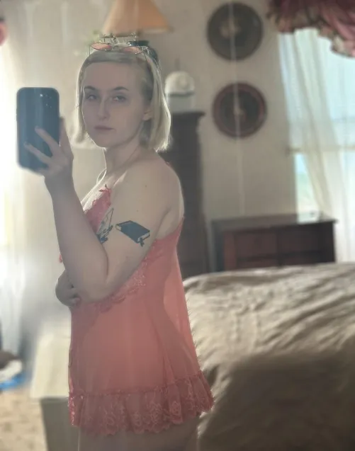 Thumbnail Provocative Invitations: MirrorSelfie Encounters | newportflesh