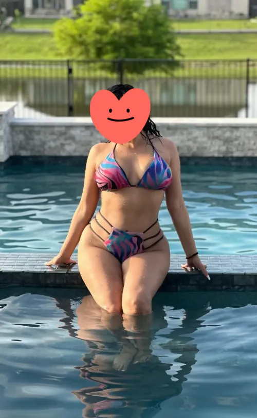 Thumbnail Experience the Charm of a Latina Neighbor's Sunbathing Ritual