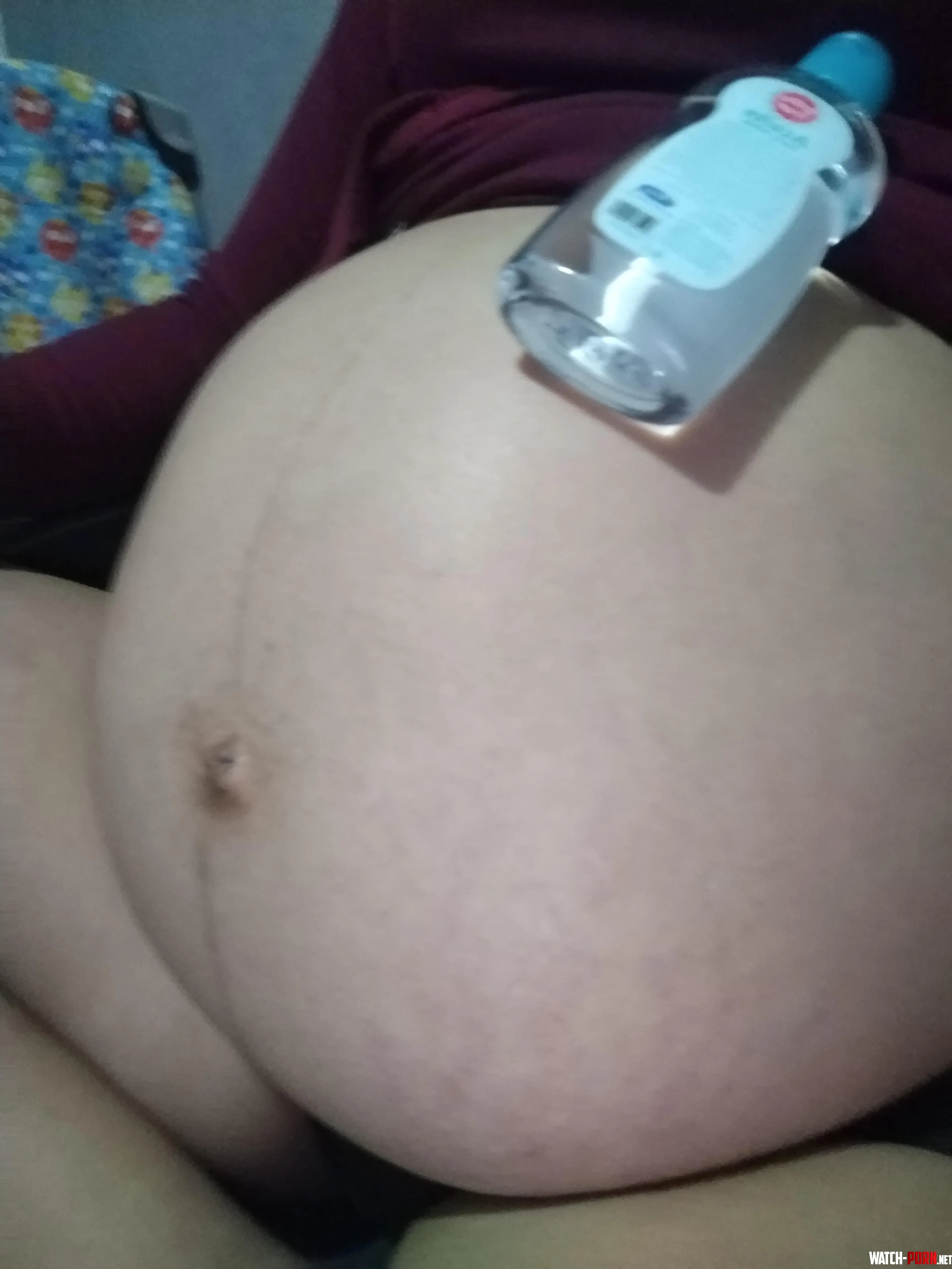 Ready to put oil on my pregnant belly and rub it by akmv1312