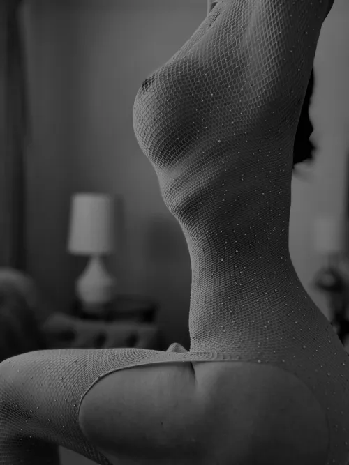 Thumbnail FayeArlo's Command: Crawl to Me in LaBeauteFeminine