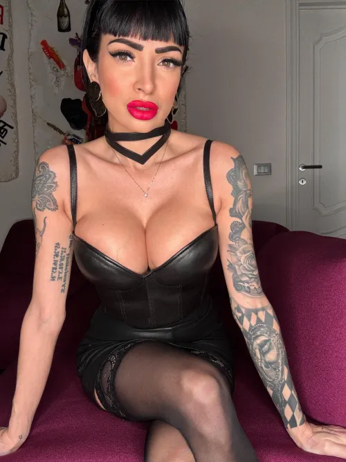 Thumbnail Unveiling the Seductive Power of Leather Apparel | Ok-Tank7536 - LadiesInLeather