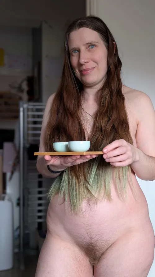 Thumbnail Thunder Thighs: MedeinaXLeonard Explores Body Positivity in HairyCurvy