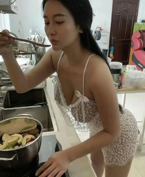 Thumbnail DesperateSea8381 Presents Intriguing Content in the SauceforNSFWads Category