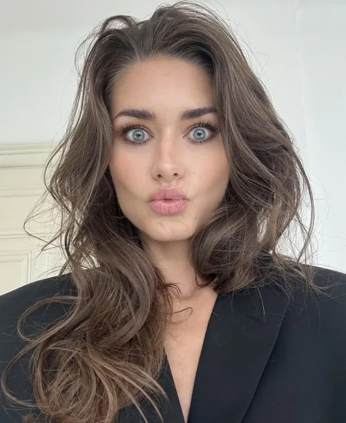 Thumbnail Karolina Kokesova: A Model with Remarkable Charm