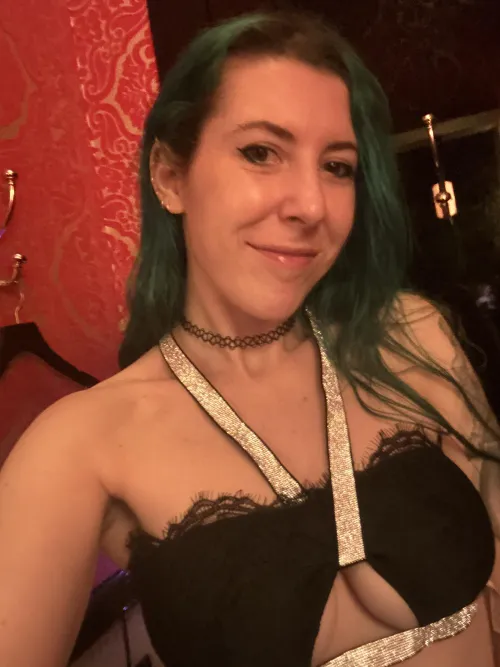 Thumbnail Punk Style Underboob Captured by sirenskiss3