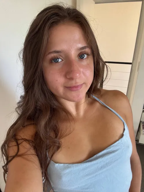 Thumbnail Braless Confidence: Celebrating Freedom from Bras