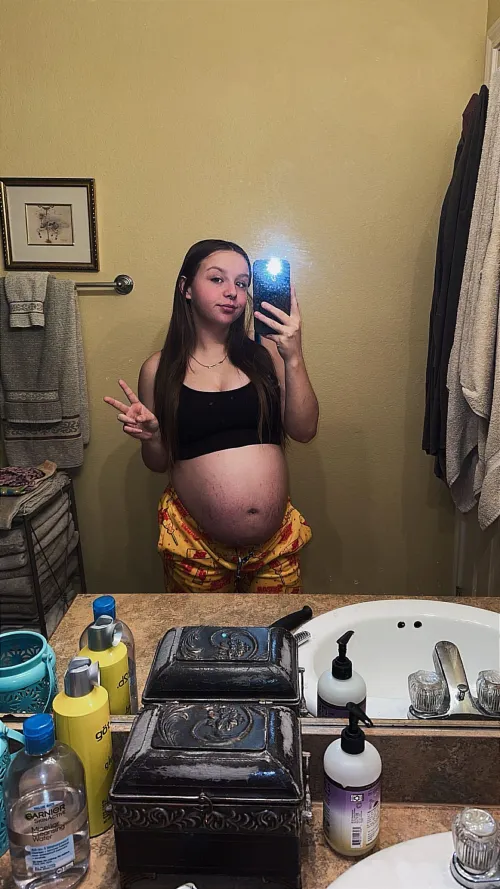 Thumbnail Preggo Love Needed: Pregnant Petite Body Update - cassieonlyxo