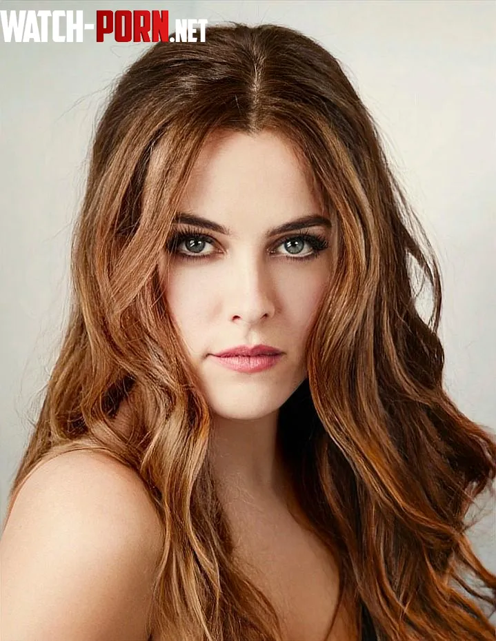Riley Keough by veil18