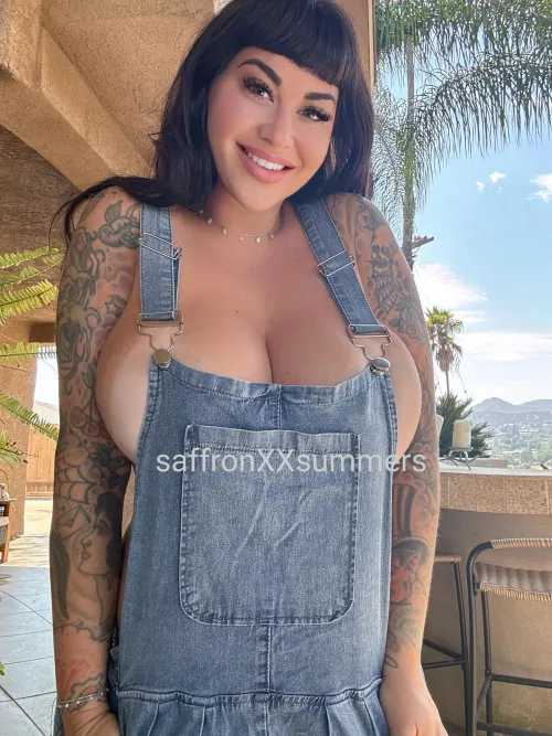 Thumbnail saffronXXsummers Gardens in a Farmer's Outfit: A Bimbo Fantasy | bimbofetish