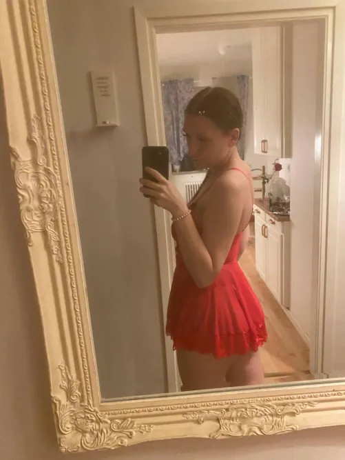 Thumbnail Delve into Sensual Desires with 'Straffknulla lilla mig' by kelly_baee