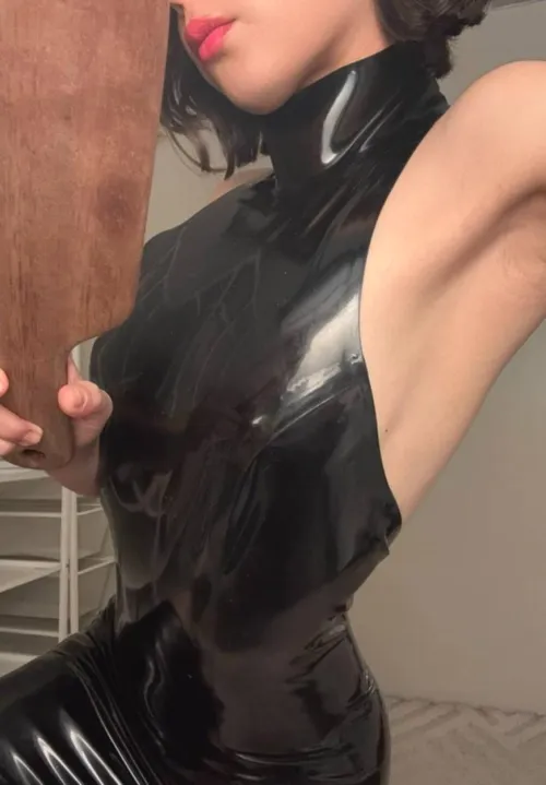 Thumbnail Sea_Rooster_3398 Explores Spanking Preferences in the World of Fetish
