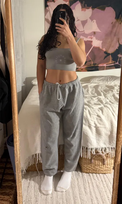 Thumbnail zestyheaux's Laundry Procrastination Fit: A Fashionable Look