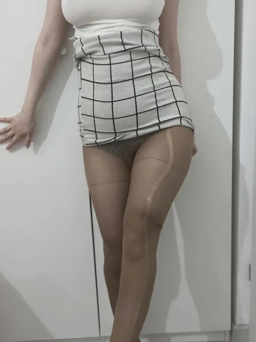 Thumbnail No Panties Under My Skirt Confessions: Spartacus007's Miniskirt Revelation