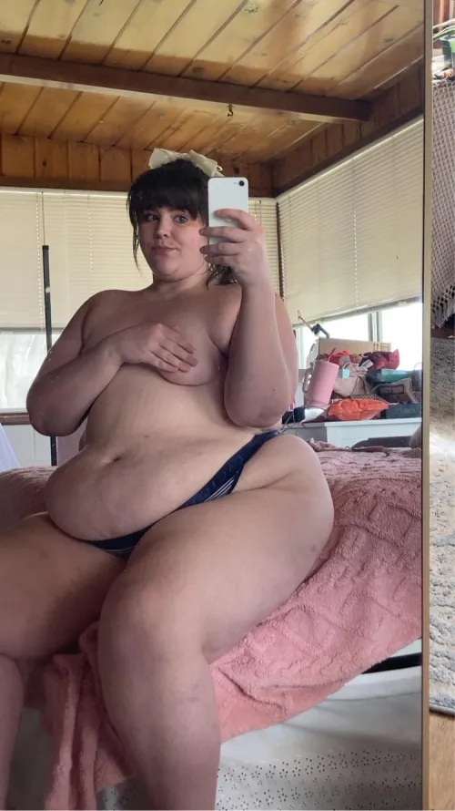 Thumbnail Sweet Provocation: SweetGeorgiaRose's Confident Display