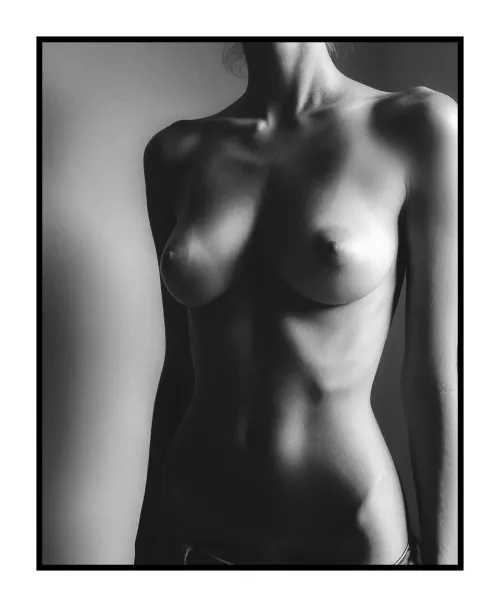 Thumbnail Dive into Tanlines with badcomposition - LaBeauteFeminine's Hidden Gem
