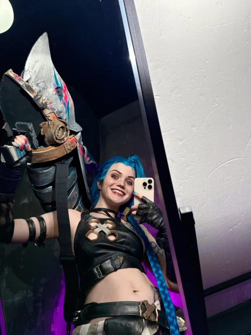 Thumbnail Neyrodesu's Jinx Cosplay: Bringing Arcane Magic to Life