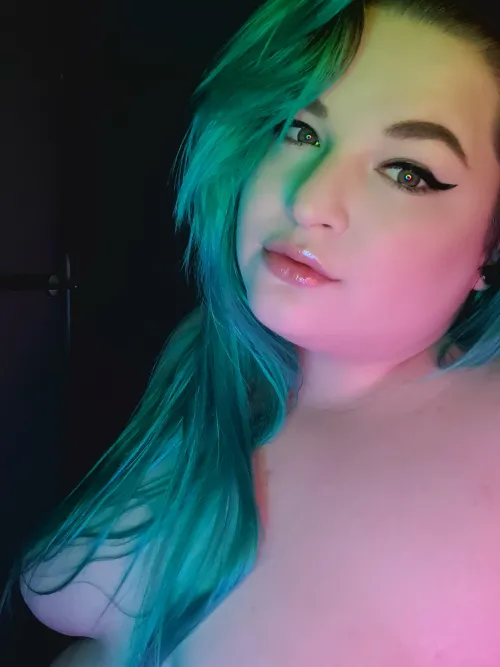 Thumbnail Best Hair Moments: Celebrating shyySuccubus's Neon Locks | GirlswithNeonHair