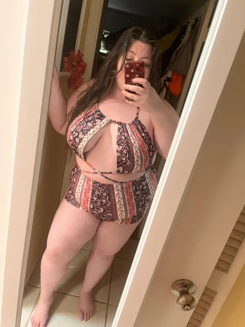 Thumbnail Embracing 31: A Celebration of Beauty by thicccncurvy