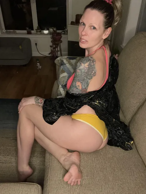 Thumbnail Yellow Infatuation: iamSkylerXO's Colorful Exceptions | MilfPanties