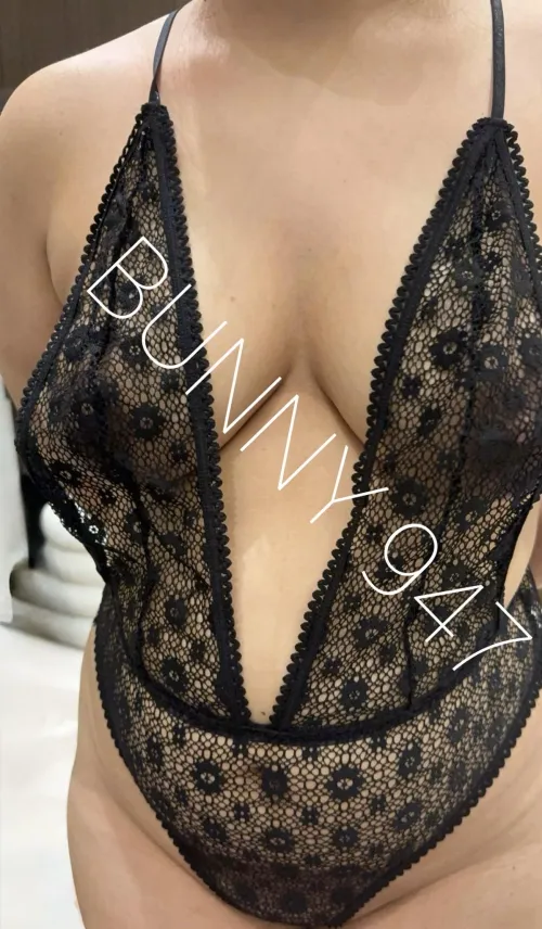Thumbnail bunny947 Feels like Showing Off in indiangirls