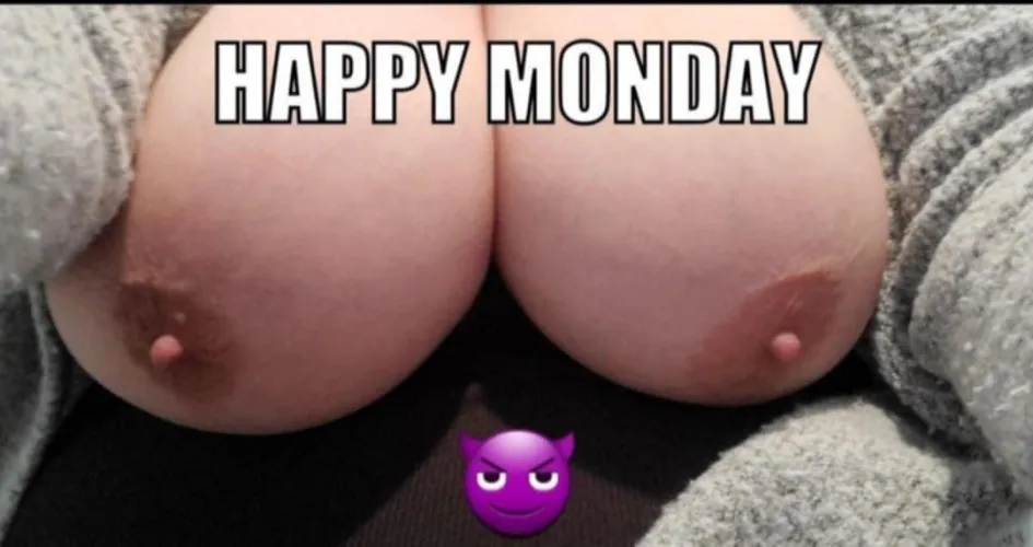 Thumbnail Monday Joy with CaptainsDarkAngel | Country Girls Lifestyle