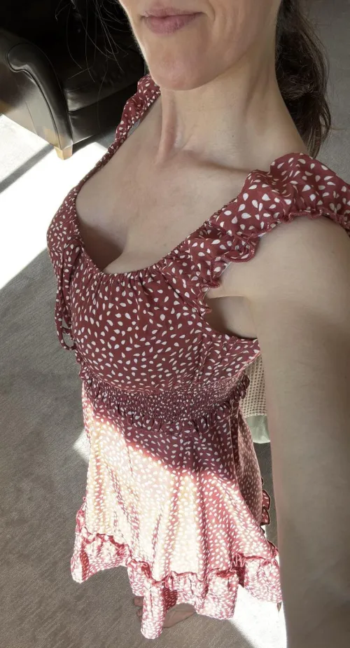 Thumbnail Spring Ready and Braless: Captivating sweetsubmission1