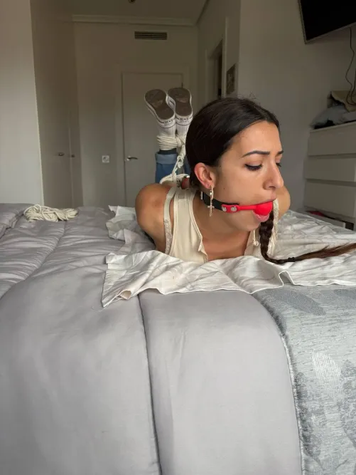 Thumbnail Laucut's Unexpected Date: Trapped in a Damsel in Distress Situation