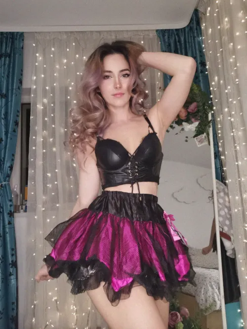 Thumbnail Short Skirt Statements: miremi137 Radiates Classygirls Power