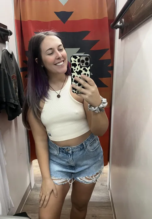 Thumbnail Myrandaaa69's Basic White Tank Day Elegance: A Visual Delight