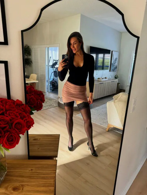 Thumbnail Hot_fernanda's Journey: Seeking Qualification as Your Secretary