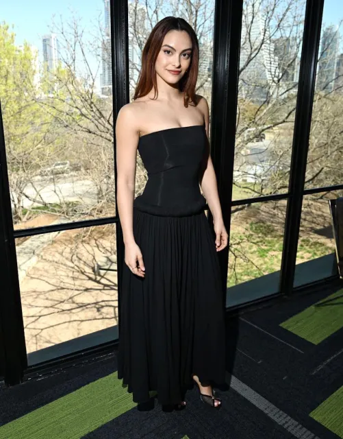 Thumbnail Camila Mendes: A Charismatic Personality by Ree-Ko