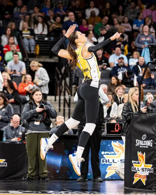 Thumbnail Meet Volleyball Player Brittany Abercrombie by 1orangetiger
