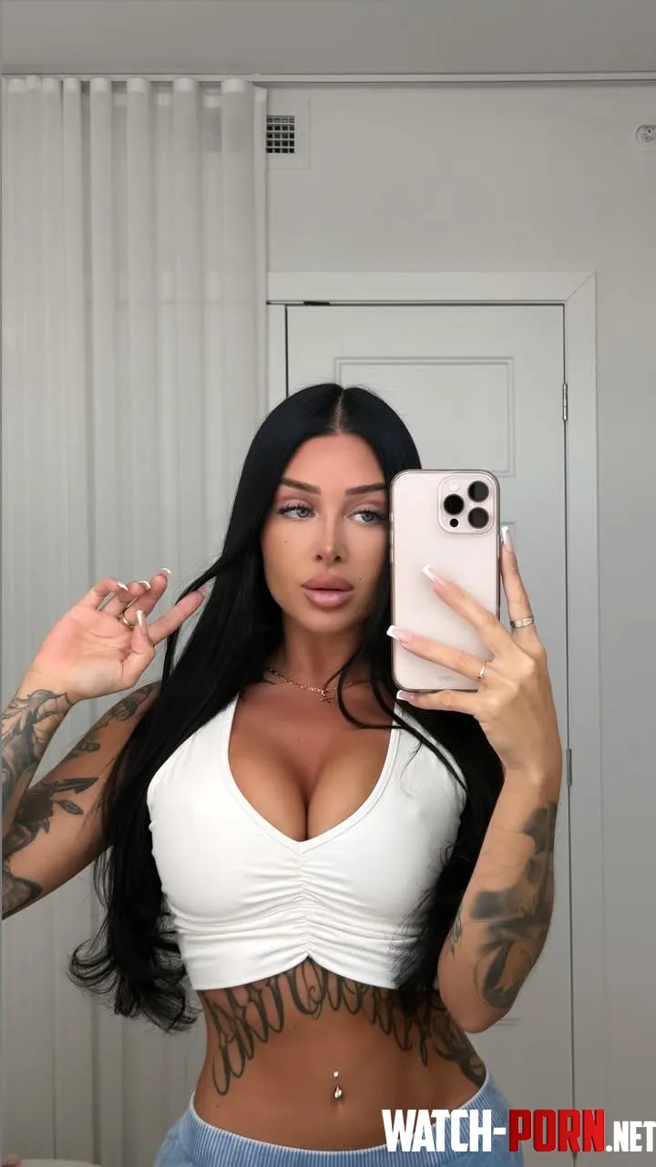 Tatted Bimbo by x3petz